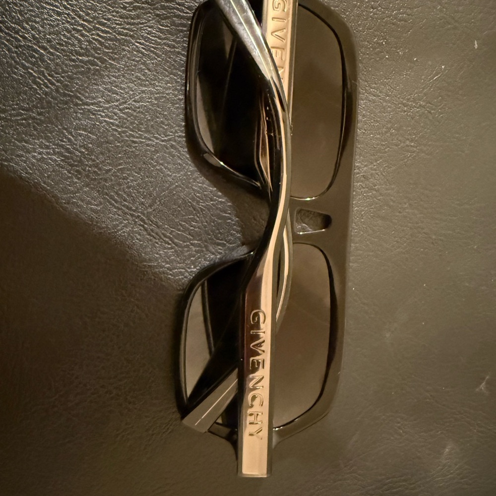 Givenchy Elegant Black Eyewear